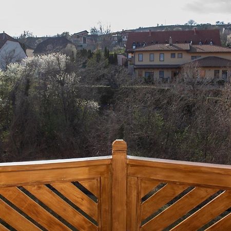 Csalogány Apartman Szekszárd Exterior foto